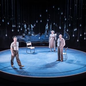 Review: COPENHAGEN, Hampstead Theatre Photo