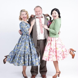 Interview: Tom McGowan, Angela Pierce, And Ruibo Qian Bring The Laughs To THE MERRY W Photo
