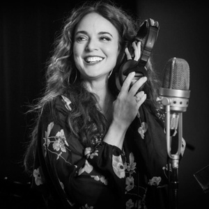 Listen: Melissa Errico Shares Spring Will Be A Little Late This Year Photo