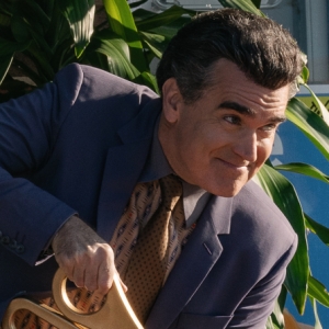 Video: Watch Brian d'Arcy James in Netflix's PAIN HUSTLERS Teaser Starring Emily…