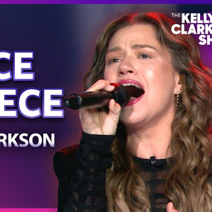 Kelly Clarkson Performs 'Piece By Piece' For Superfan's Emotional Series Finale Reque Photo