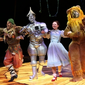 Video: THE WIZARD OF OZ at North Shore Music Theatre First Look Photo