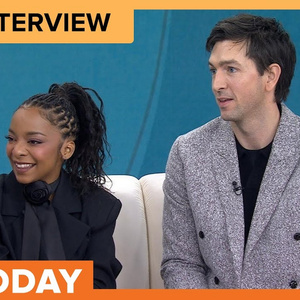 Video: Nicholas Braun & Kara Young Talk Starring in GRUESOME PLAYGROUND INJURIES on…