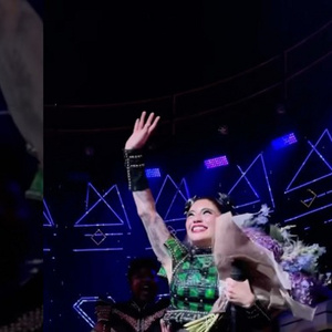 Video: Kirstin Maldonado Takes Final Bows in SIX Photo