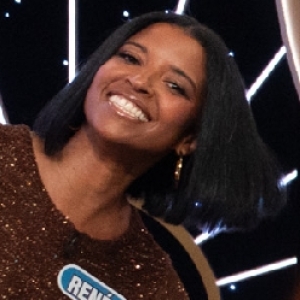 Exclusive Video: Renée Elise Goldsberry Solves HAMILTON Clue on CELEBRITY WHEEL OF F Video