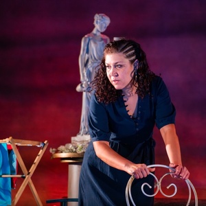 Review: MEDEA, Tron Theatre Photo