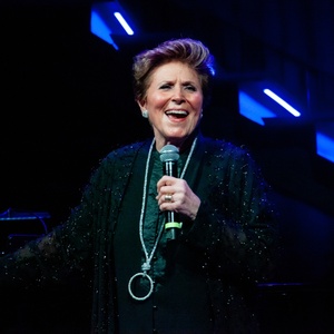 Review: Lorna Dallas Resplendent In THE CABARET FILES at Chelsea Table + Stage Photo