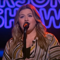 VIDEO: Kelly Clarkson Covers 'Who's Lovin' You?' Video