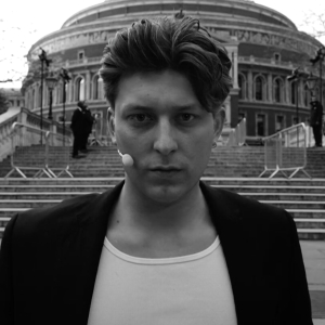 Video: Tom Francis Performs 'Sunset Boulevard' at the 2024 Olivier Awards