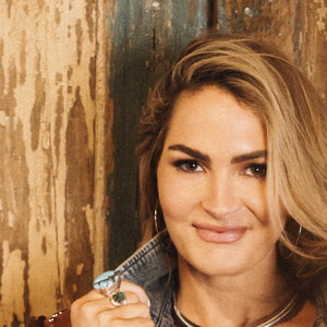 Julianna Rankin Releases New Single DOUBLE KNOT Photo