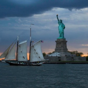 South Street Seaport Museum's 2024 Sailing Season For The Schooner Pioneer And The Tu Photo