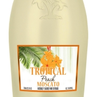 TROPICAL MOSCATO Peach Flavor Celebrates Summer Photo