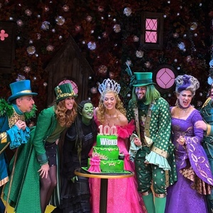 TV: WICKED celebra su primer centenario en Madrid Photo