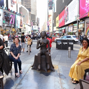 Lorraine Hansberry Sculpture To Be Permanently Installed At Chicago's Navy Pier Photo