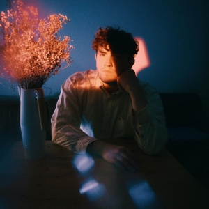 Icelandic Singer-Songwriter Axel Flóvent Shares New Album 'Away From This Dream' 　​  ​ 