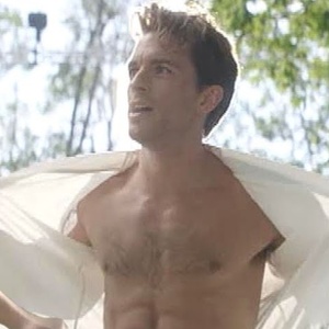 Video: Cut WICKED Scene With Shirtless Jonathan Bailey & Ethan Slater Released Photo