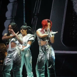 Video: CRAZYSEXYCOOL – THE TLC MUSICAL Performs 'No Scrubs' at Arena Stage Photo