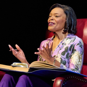 Interview: Lisa Reneé Pitts of A BEAUTIFUL NOISE: THE NEIL DIAMOND MUSICAL at Starli Photo