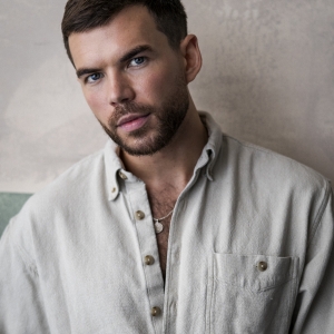 Luke Newton-Led HOUSE OF MCQUEEN Unveils Full Cast and Creative Team Photo