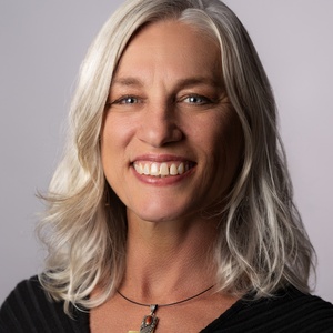 Interview: Kristina Isabelle of DIRTY TALK at Shadowbox Live! Video