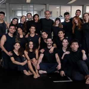 La Pérdida Y El Dolor Dialogan Con La Danza En Se Nos Quedaron Ellos Photo