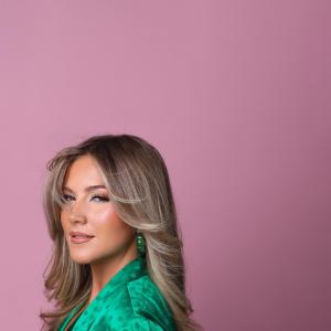 Erin Kirby Releases New Single 'Cross My Mind' Photo