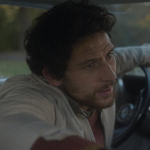 Video: Josh O’Connor Stars in New Clip from Kelly Reichardt’s THE MASTERMIND