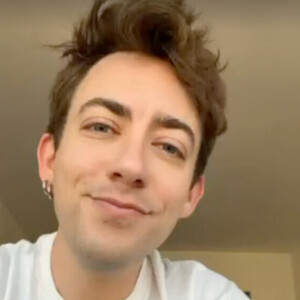 Video: THE ROCKY HORROR SHOW Star Kevin McHale Reminds You to Vote Early With Rock th Photo