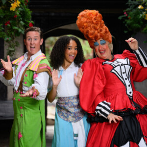Cast Set For BEAUTY AND THE BEAST at the Belgrade Theatre
