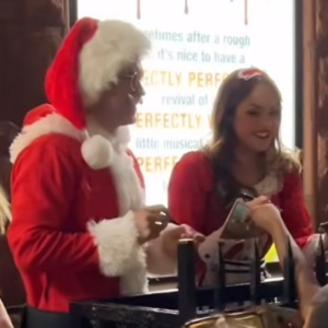 Video: Liz Gillies & Graham Phillips Celebrate Half Christmas at LITTLE SHOP Photo