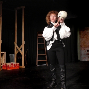 BERNHARDT/HAMLET Comes To Edge Of The Wood theatre Photo