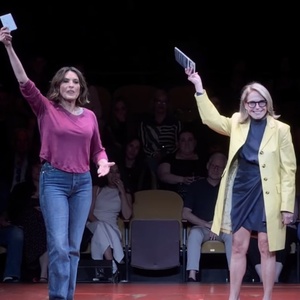 Video: Katie Couric Joins Mariska Hargitay Onstage in EVERY BRILLIANT THING Photo