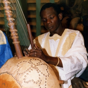 Toumani Diabaté Debut Album Kaira Re-Released on Vinyl Photo