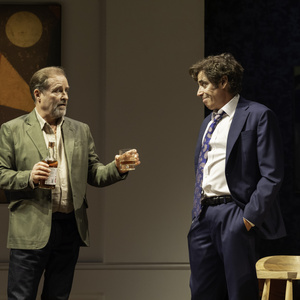 Review: THE TRUTH,  Apollo Theatre