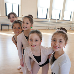 Karen Maria Pisani Will Teach Youth Theater Arts Workshop In Marblehead, MA Photo