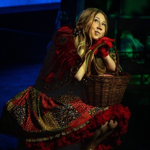 Review: THE DANGEROUS CHRISTMAS OF RED RIDING HOOD at FMCT / The Hjemkomst Center Photo