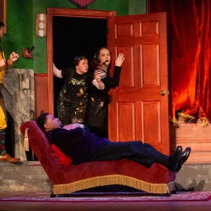 THE PLAY THAT GOES WRONG Enters Final Week At Carnegie Theatre Video