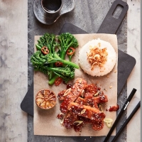 wagamama Introduces Limited Edition Version of Chef Gaz Oakley's Vegan BBQ Ribs Exclu Photo