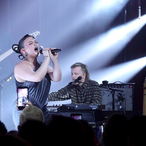 Photos: Elton John's 2026 Academy Awards Viewing Party Raises Over $10.6 Million Photo