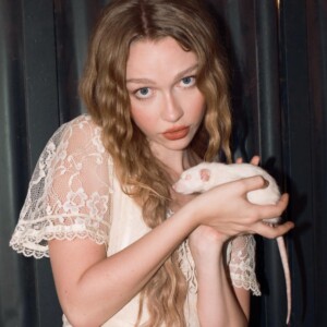 Mollie Elizabeth Releases New Single "PETTY CRIMES" Photo