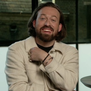 Video: How Simon Stone’s Theater Work Shaped His Approach to THE WOMAN IN CABIN 10 Photo