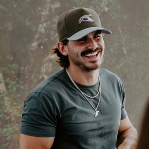 Tucker Wetmore Extends 'The Brunette World Tour' with New U.S. Dates Photo