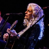 BWW Review: Judy Collins Lifts Spirits With WINTER STORIES at Town Hall by Guest Reviewers Ellen Bonjorno and Georga Osborne