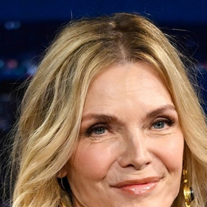 Michelle Pfeiffer Shuts Down Retirement Talk, Discusses MARGO'S GOT MONEY TROUBLES Photo