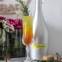 VERA WANG PARTY and a Valentine's Day Prosecco Recipe to Share Photo