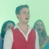 VIDEO: Peter Hollens Performs WICKED Medley With The Show's Touring Cast Photo