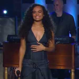 Video: & JULIET's Lorna Courtney & Kelly Clarkson Sing 'Since U Been Gone' on THE…