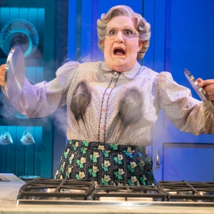Review: MRS. DOUBTFIRE IS A COMEDIC GEM, WITH A REFLECTIVE LENS at STRAZ CENTER Video