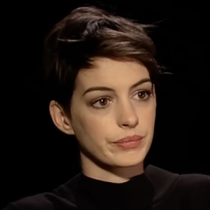 Anne Hathaway Apologizes For Awful LES MISERABLES Interview Photo