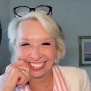 Video: Julie Halston Is Coming Back to Birdland Photo